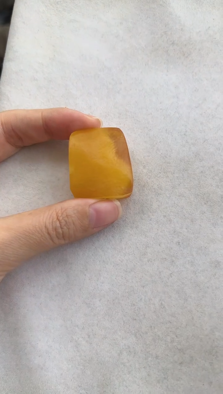 【闪购商品】琥珀裸石未镶嵌10115127-吊坠