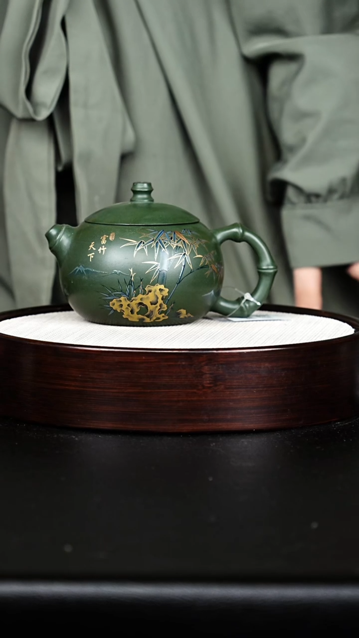 茶壶紫砂竹绘西施 景舟墨绿泥