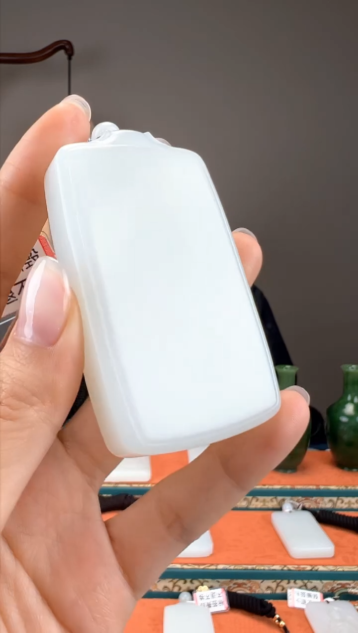 【闪购商品】和田玉颈饰未镶嵌0