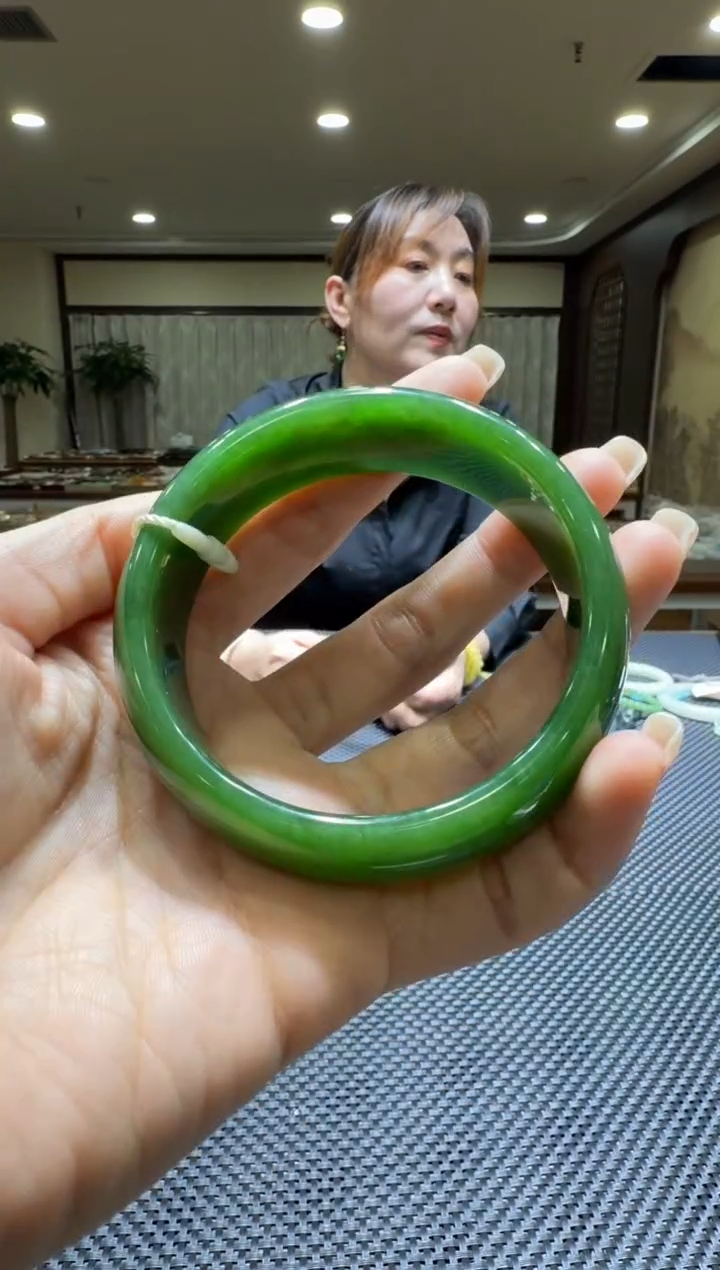 颈饰未镶嵌和田玉手镯60