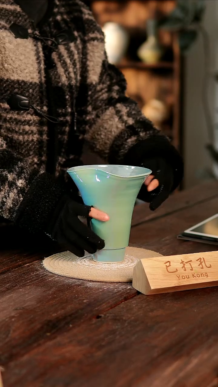 摆件30-223高18口15误差2已打孔