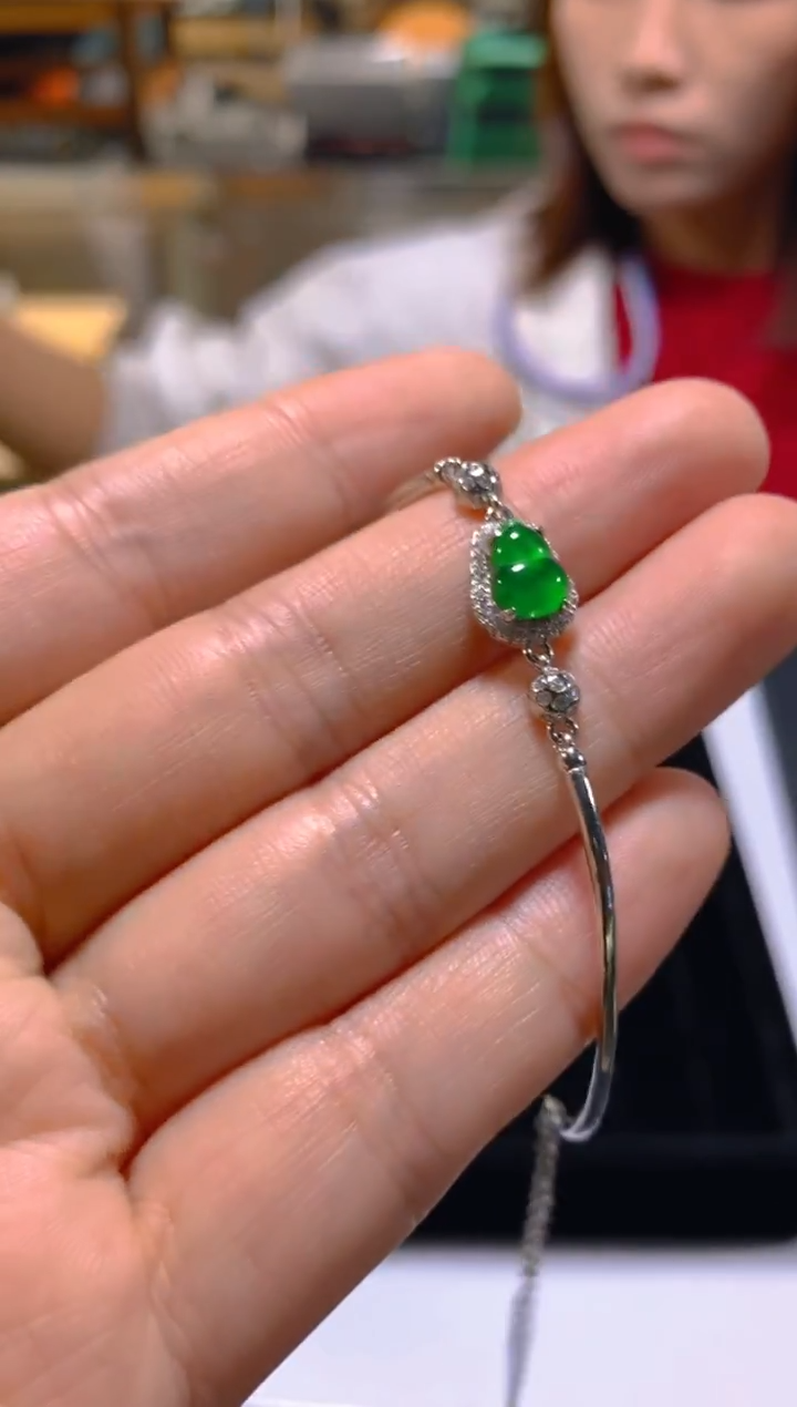 未镶嵌手链翡翠多样性发一