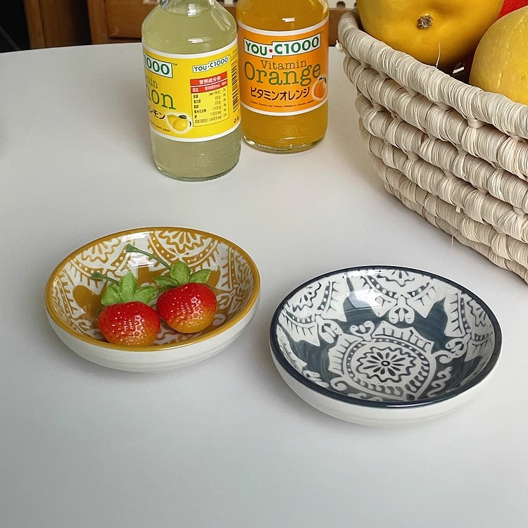 日式外贸尾单手绘复古风几何陶瓷釉下彩圆形味碟子家用小蘸料碟