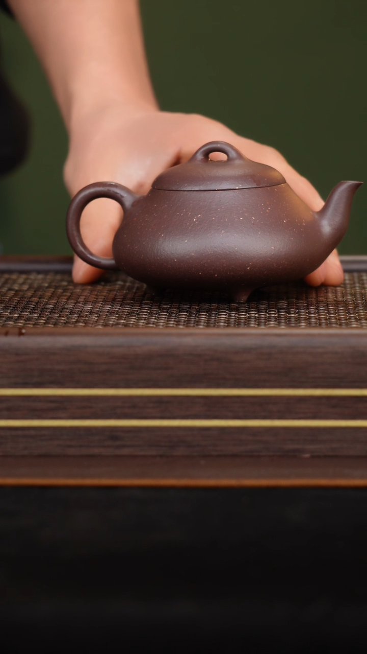 【闪购商品】宜兴（原矿）全手精工紫砂壶