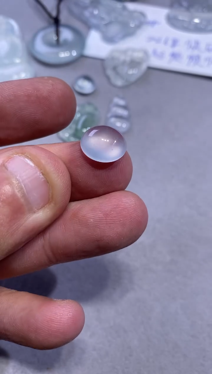 颈饰未镶嵌翡翠蛋面7800  12.1  11.0  5.4