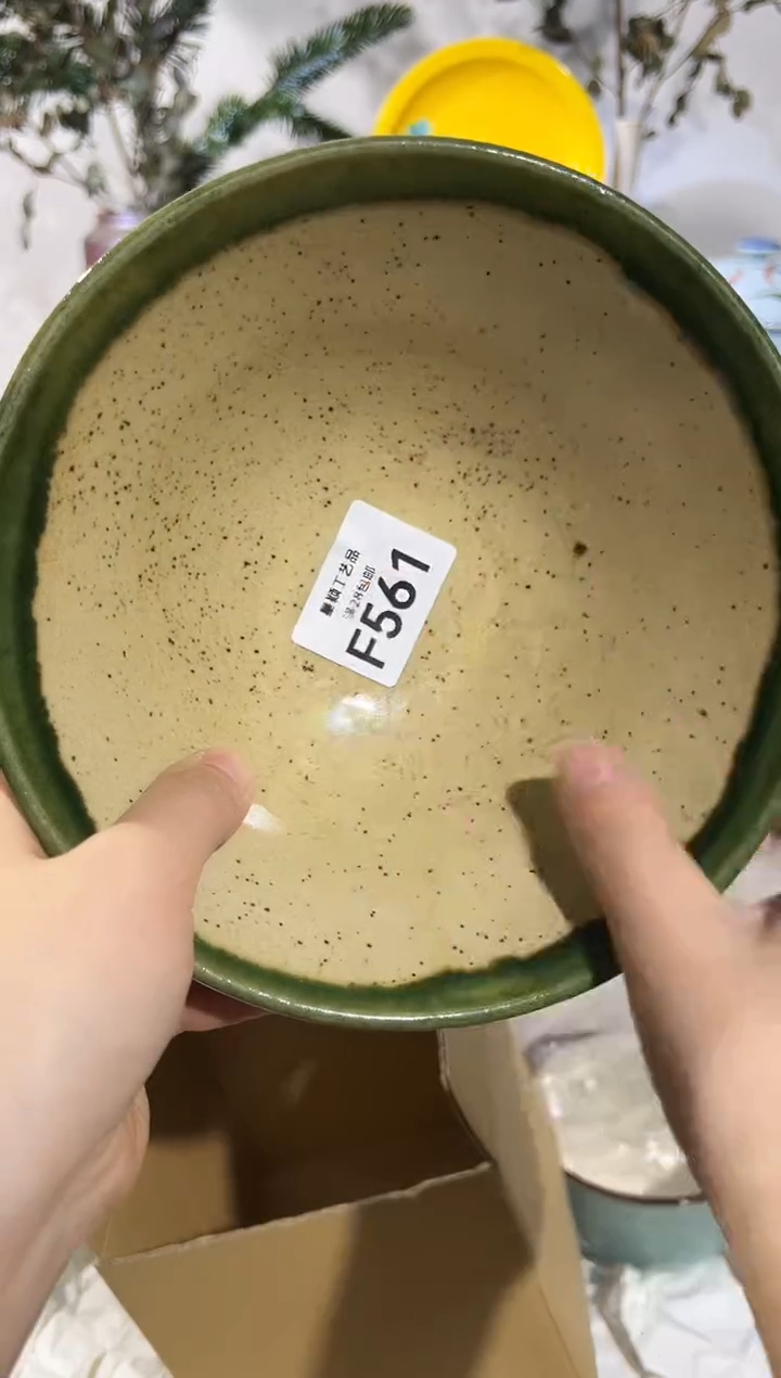 瓷片朵****A561F满28包邮 不满找客服延期发货