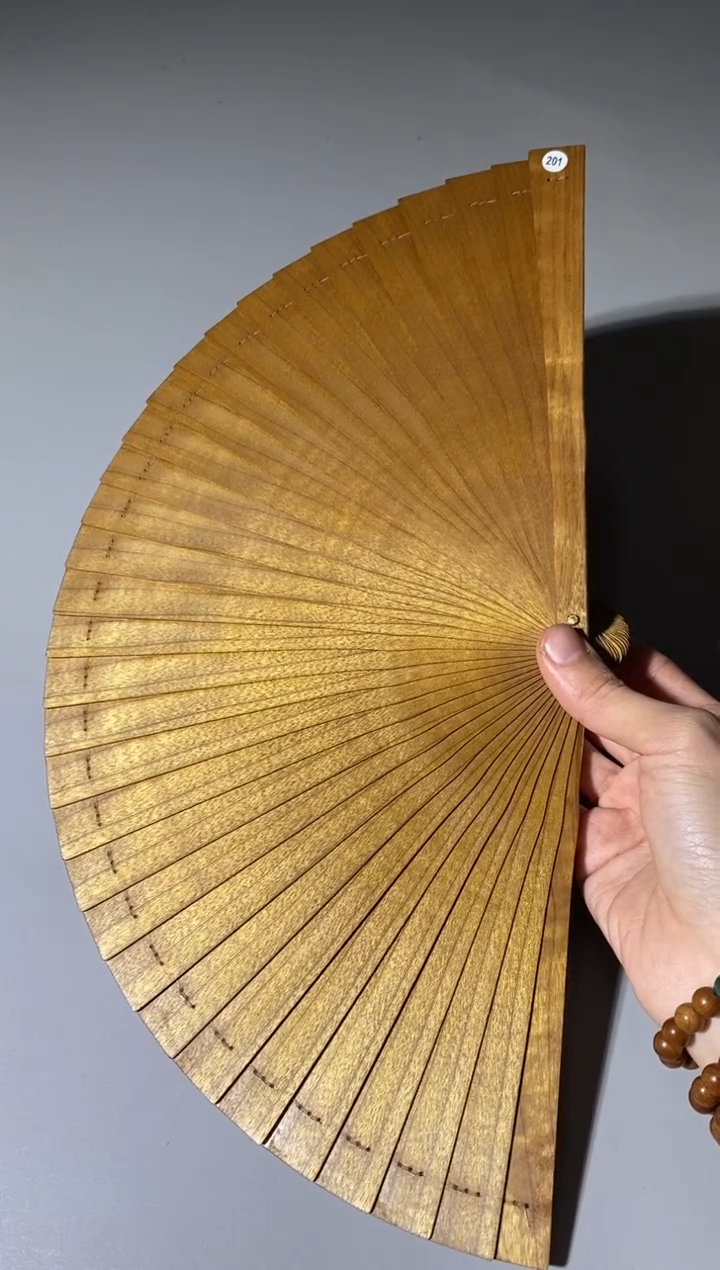 【闪购商品】金丝楠木雕201号21cm精品金丝楠木扇子