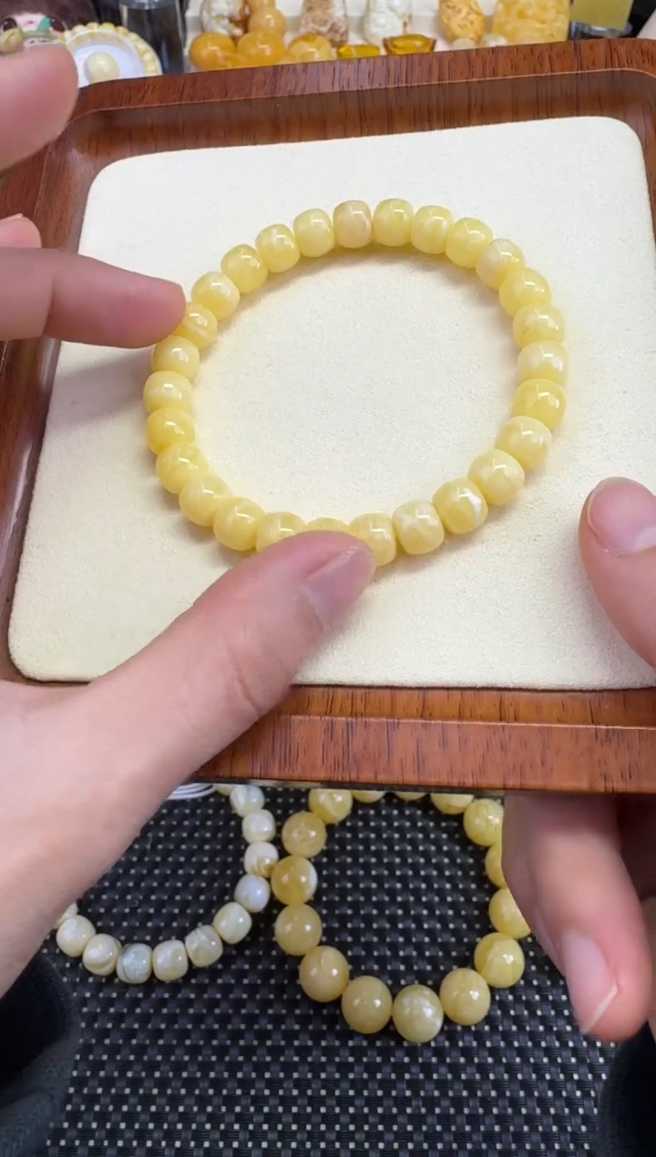 裸石琥珀未镶嵌宝衡 钟爱A++ 奶浓白花毕业 8.7mm