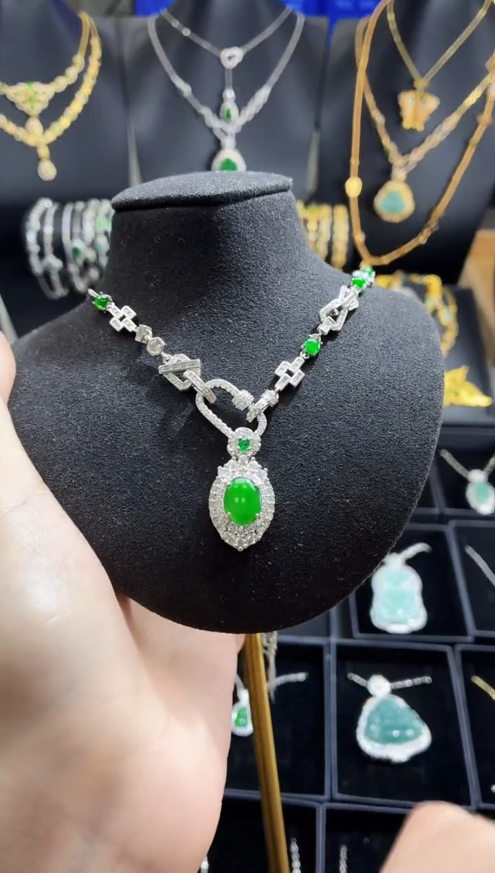 翡翠未镶嵌吊坠(不含链)天然翡翠a货 多样性发其一