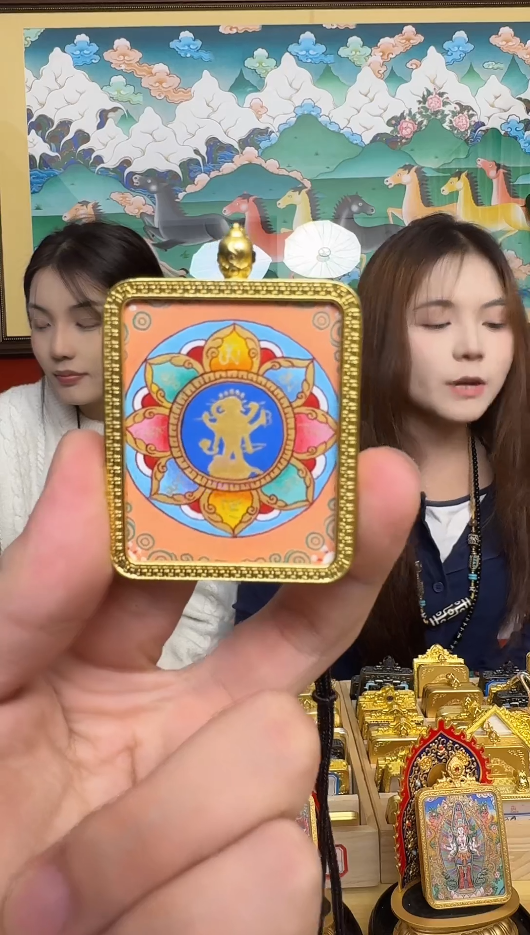 吊坠小房子-热贡纯手绘