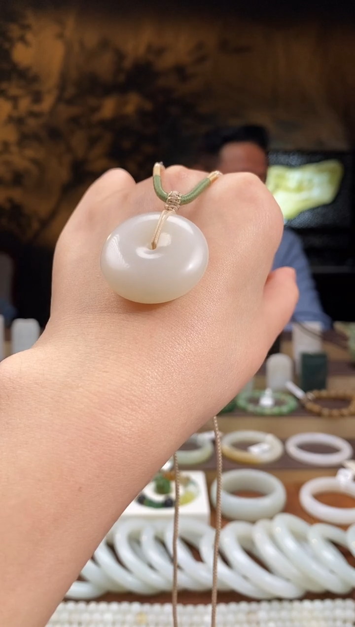 颈饰未镶嵌和田玉30mm平安扣