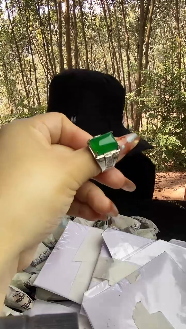 满色吊坠 所见即所得！！