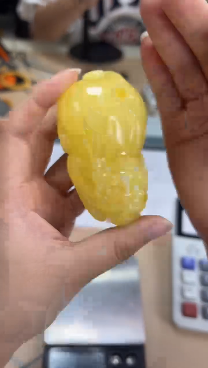 【闪购商品】琥珀裸石未镶嵌蜜蜡吊坠