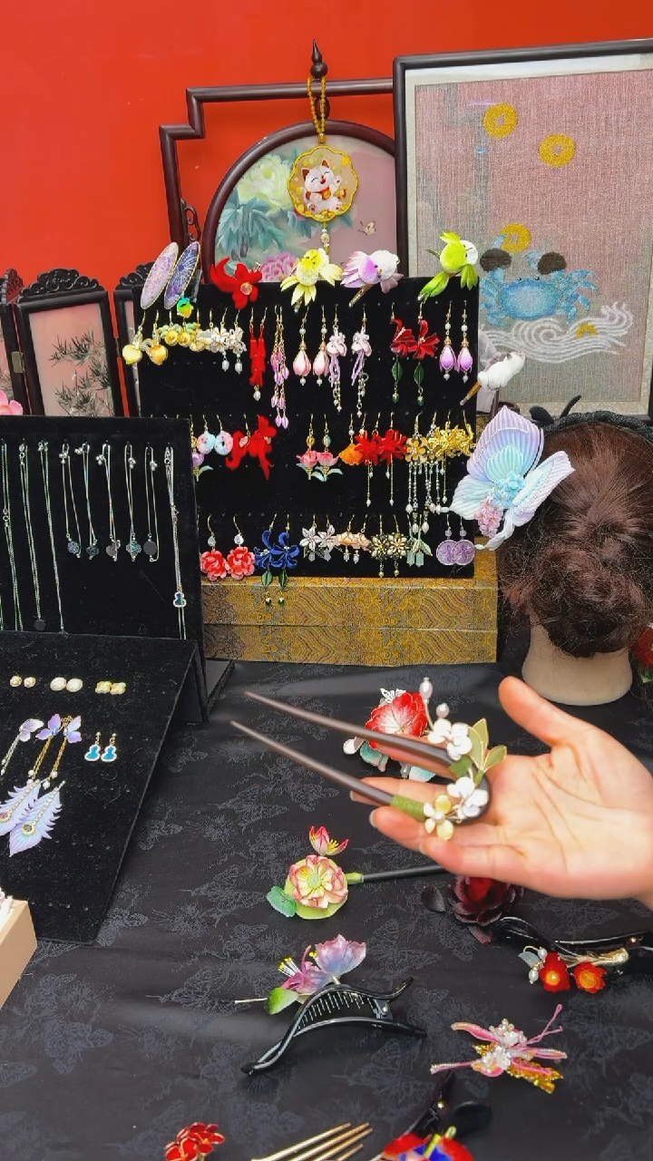 刺绣非遗手工绒花饰品