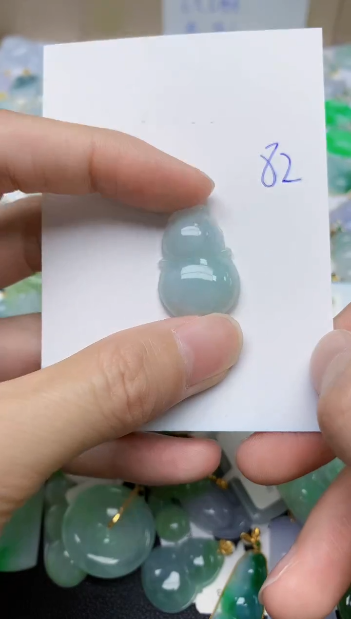 【闪购商品】翡翠颈饰未镶嵌82天然翡翠A货  