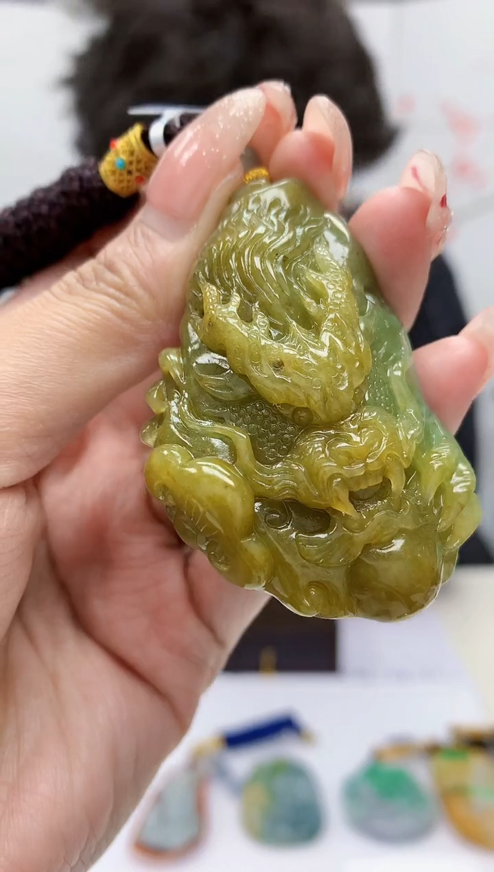 【闪购商品】定制翡翠未镶嵌4688MM-毛货挂件71