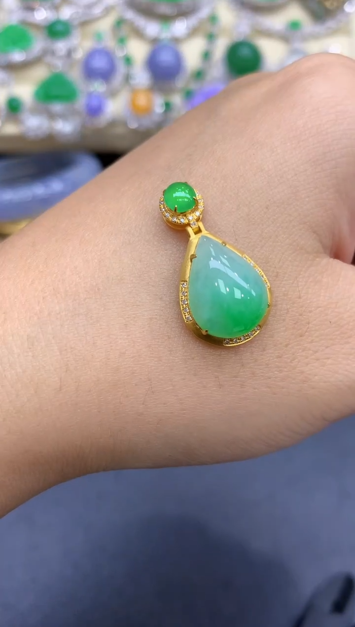 颈饰18K金镶嵌翡翠135-中国好珍宝