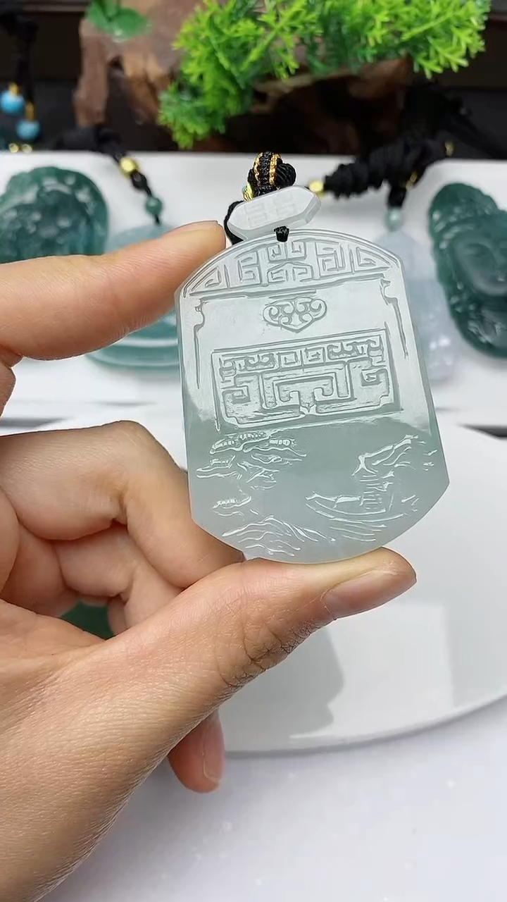 【闪购商品】翡翠颈饰未镶嵌