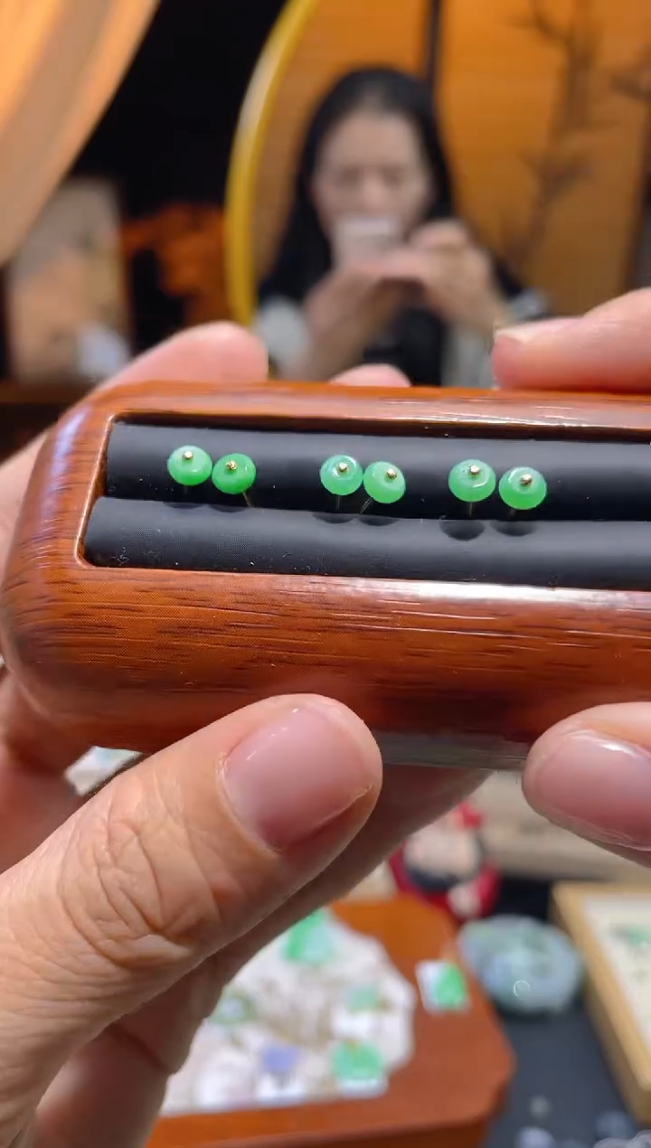 【闪购商品】翡翠颈饰18K金镶嵌多样性发货 发其一