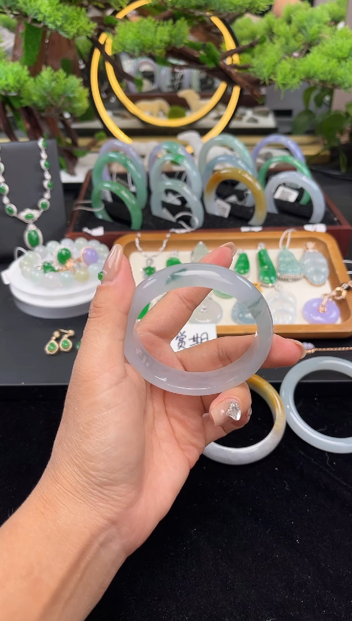 未镶嵌手镯翡翠手镯