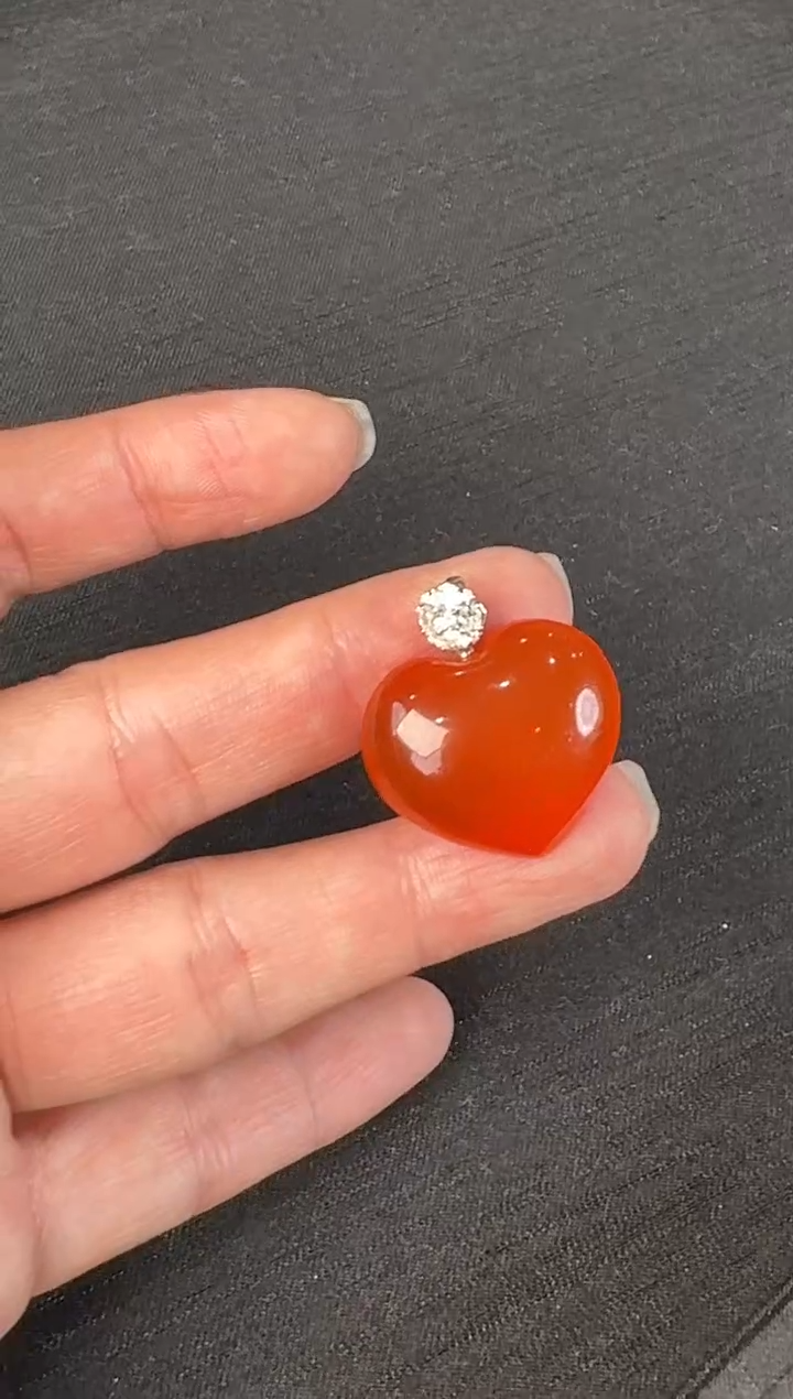 颈饰18K金镶嵌南红玛瑙101062