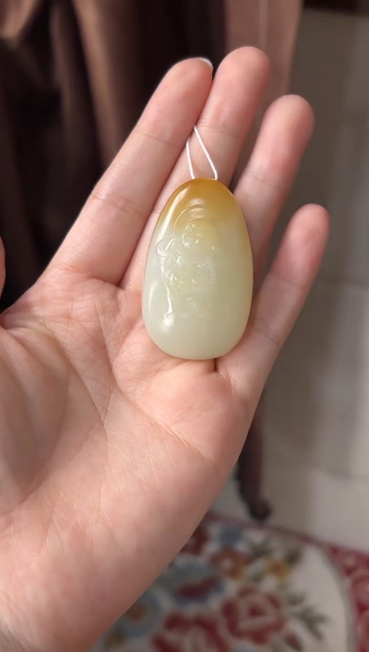 【闪购商品】和田玉吊坠(赠链)未镶嵌且末金山微色差吊坠