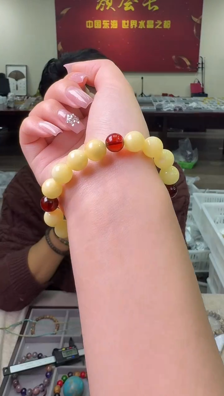 【闪购商品】血珀手链未镶嵌多样性发一件 032