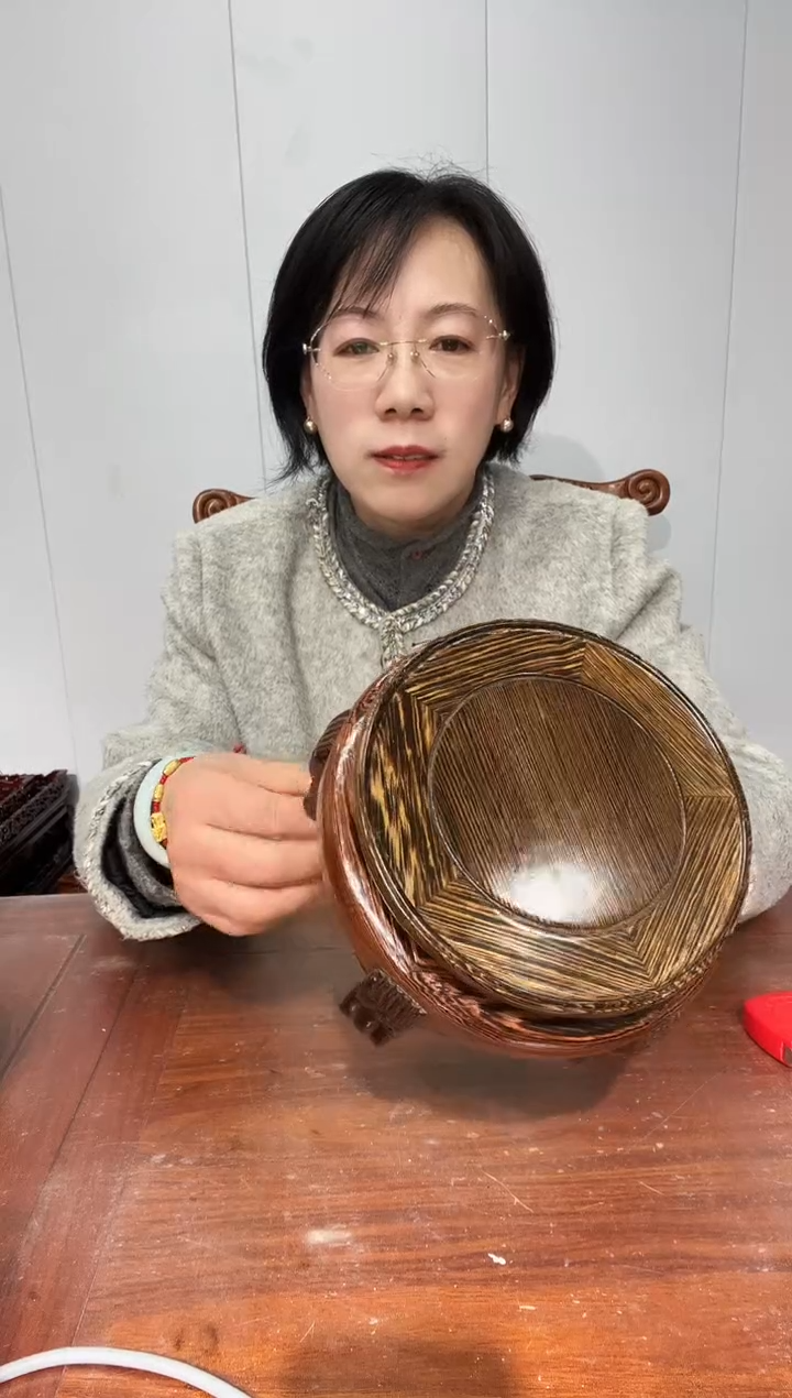 木往****f瑕疵处理鸡翅木虎头几 15*19*11