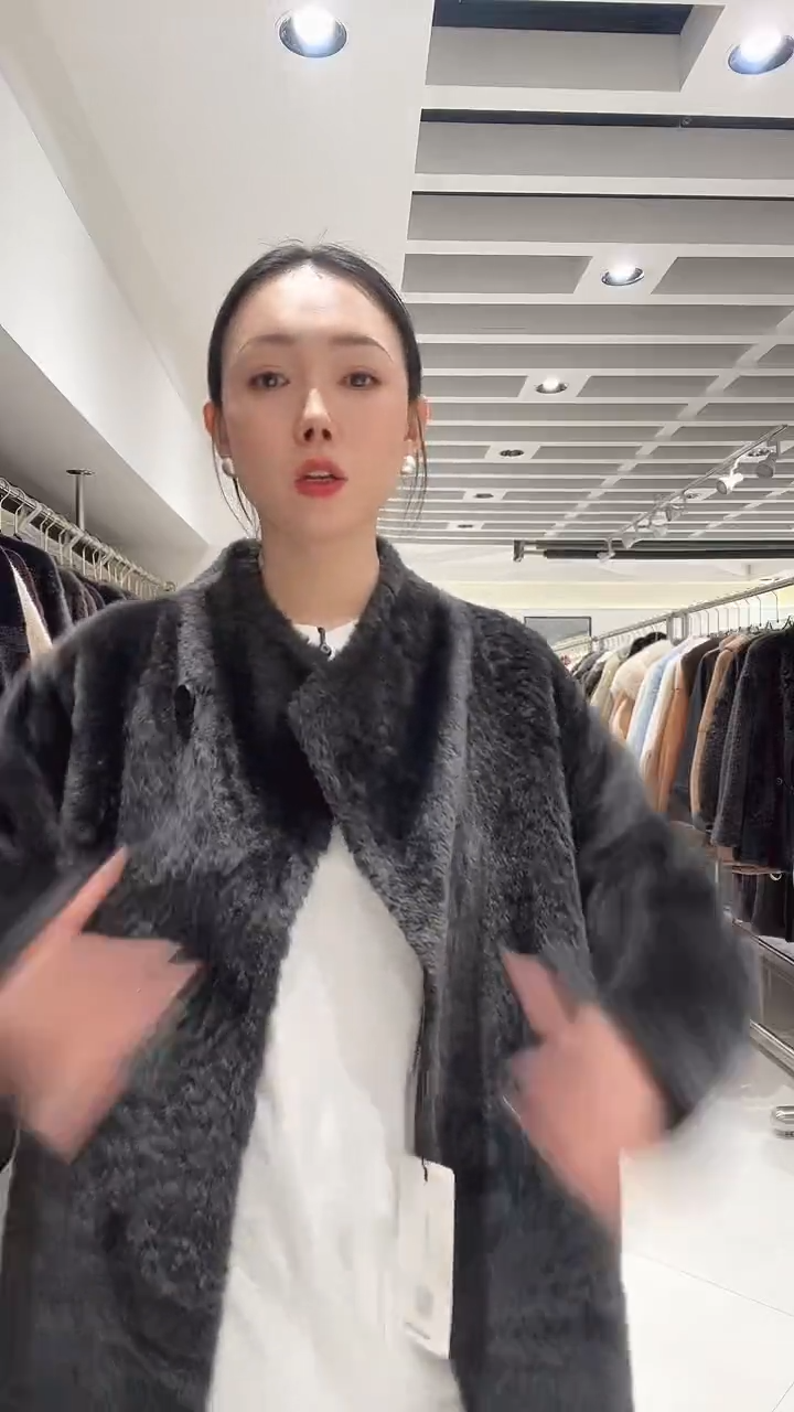 豆***脆新疆包邮拉贡灰色M6921