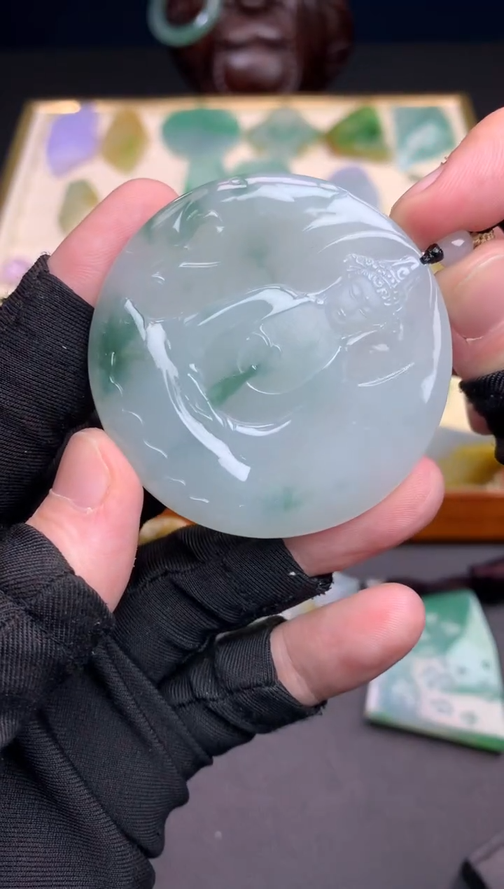 颈饰未镶嵌翡翠天然翡翠观音牌