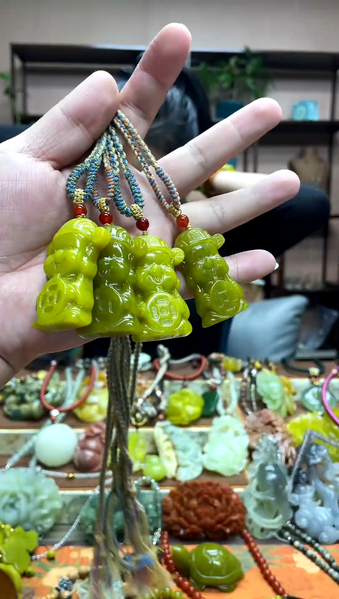 未镶嵌岫玉吊坠多样性发货发其中之一