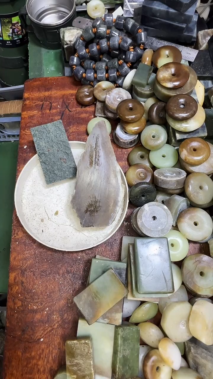 未镶嵌和田玉珠宝半成品1