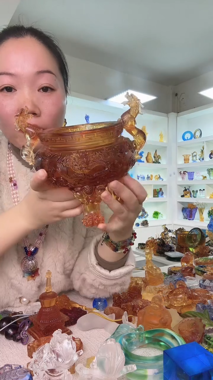 手工艺品琉璃大鼎17*19