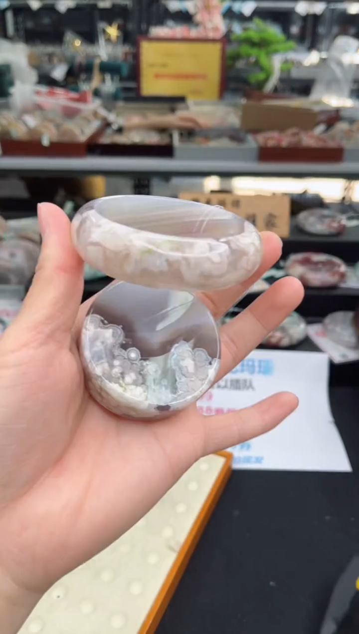 【闪购商品】石英质玉手镯未镶嵌58圈口（赠品镯心）1656239