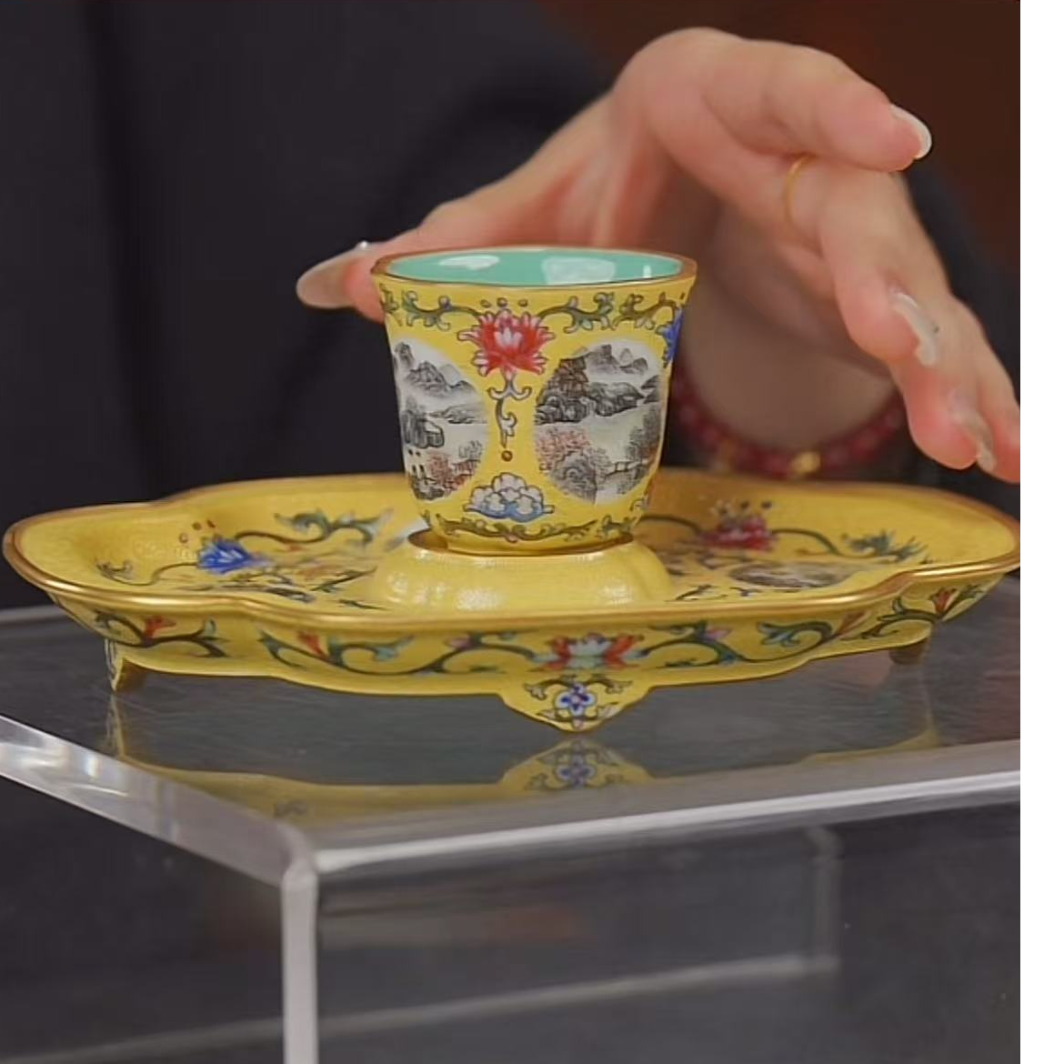 国呈拍卖古董瓷器