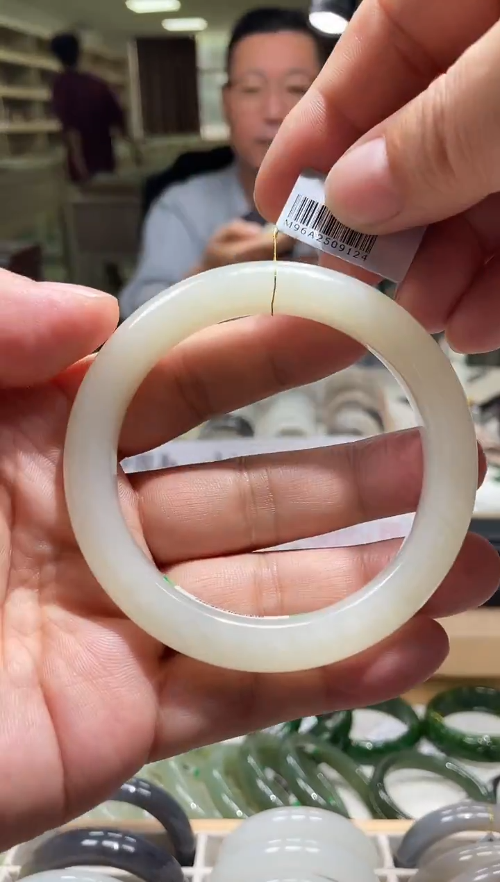 未镶嵌手镯和田玉64-65圈口 9124