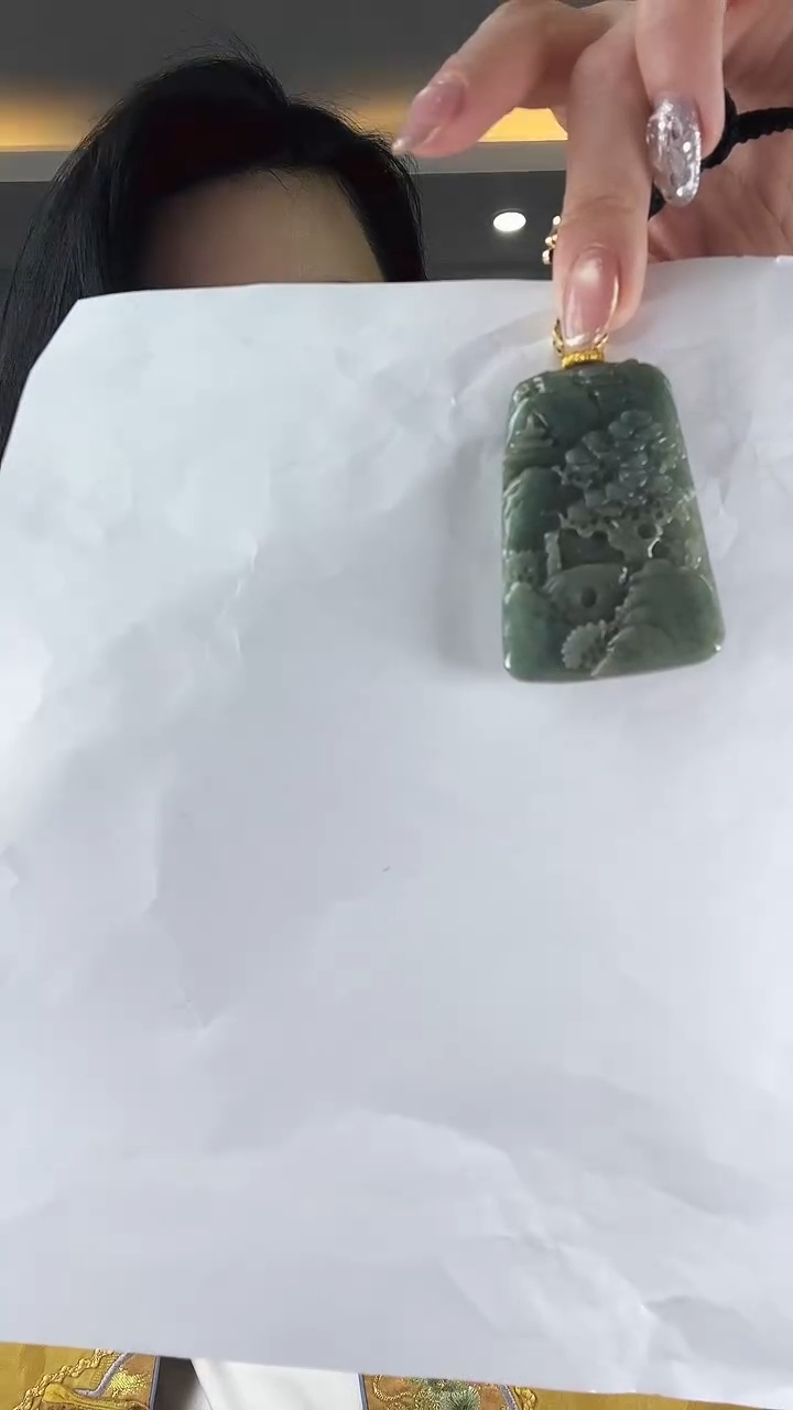 【闪购商品】翡翠颈饰未镶嵌山水