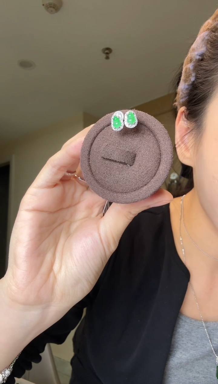 【闪购商品】翡翠耳钉银S925镶嵌葫芦耳钉