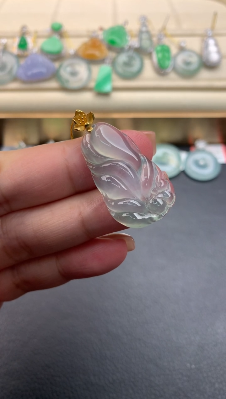 翡翠18K金镶嵌颈饰F372
