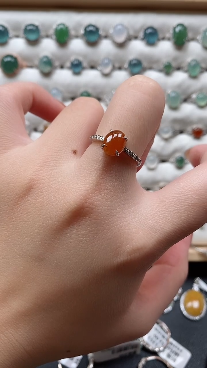 【闪购商品】翡翠戒指银S925镶嵌一物一证一礼盒