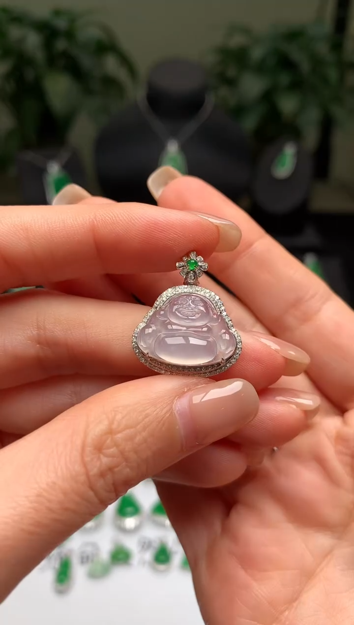 颈饰18K金镶嵌翡翠佛公