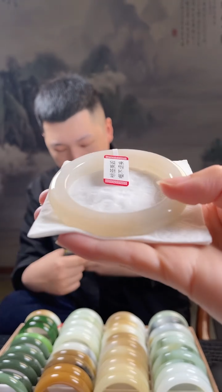 未镶嵌手镯和田玉57+圈口5399