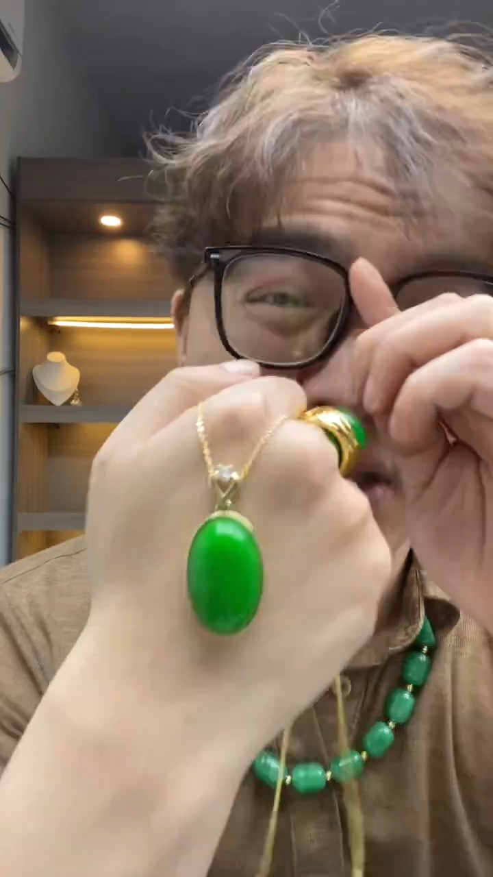 翡翠未镶嵌吊坠(赠链)高端时尚木左色鸽子蛋吊坠