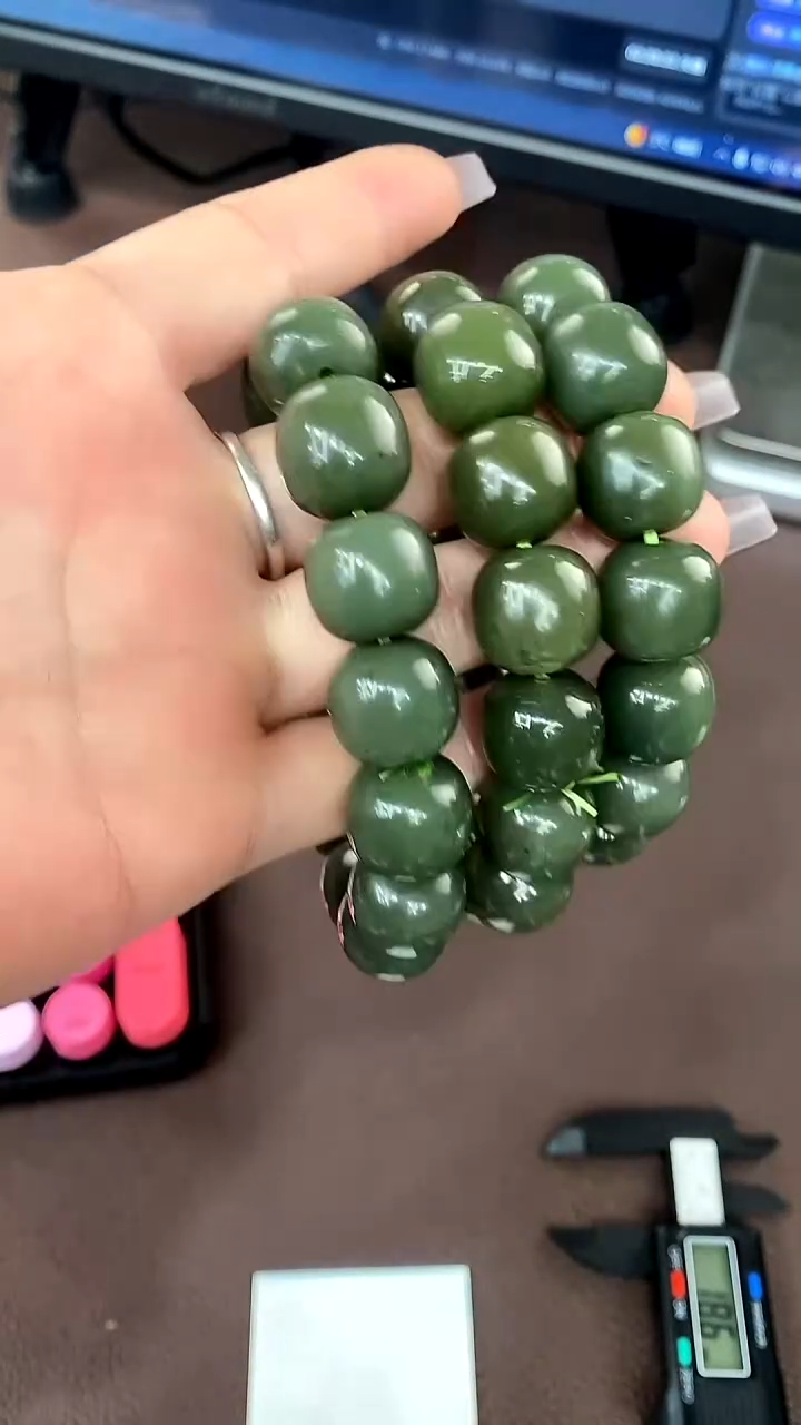 未镶嵌手链透闪石质玉16