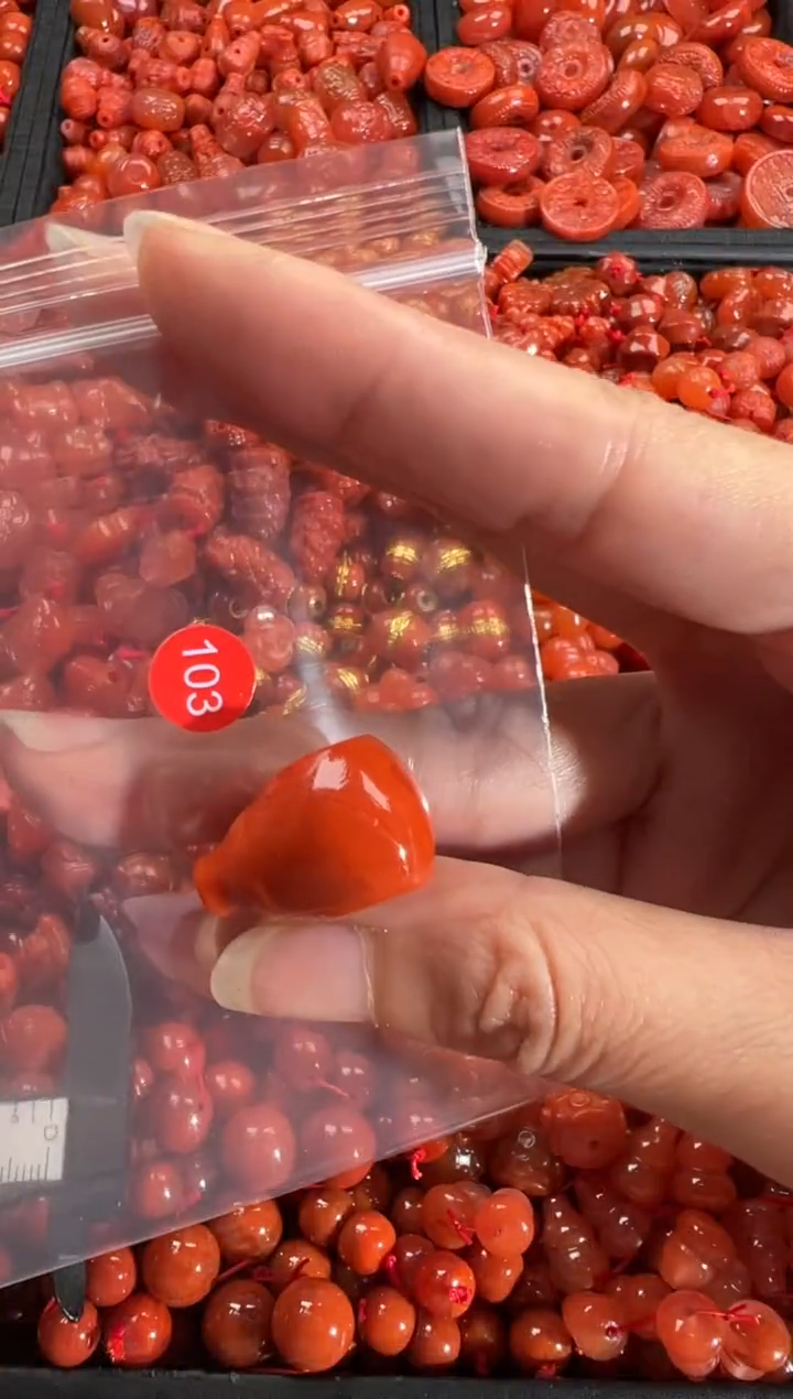 【闪购商品】南红玛瑙颈饰未镶嵌1