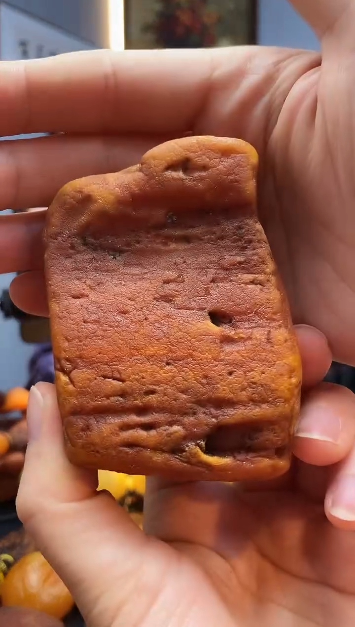 琥珀颈饰未镶嵌摆件