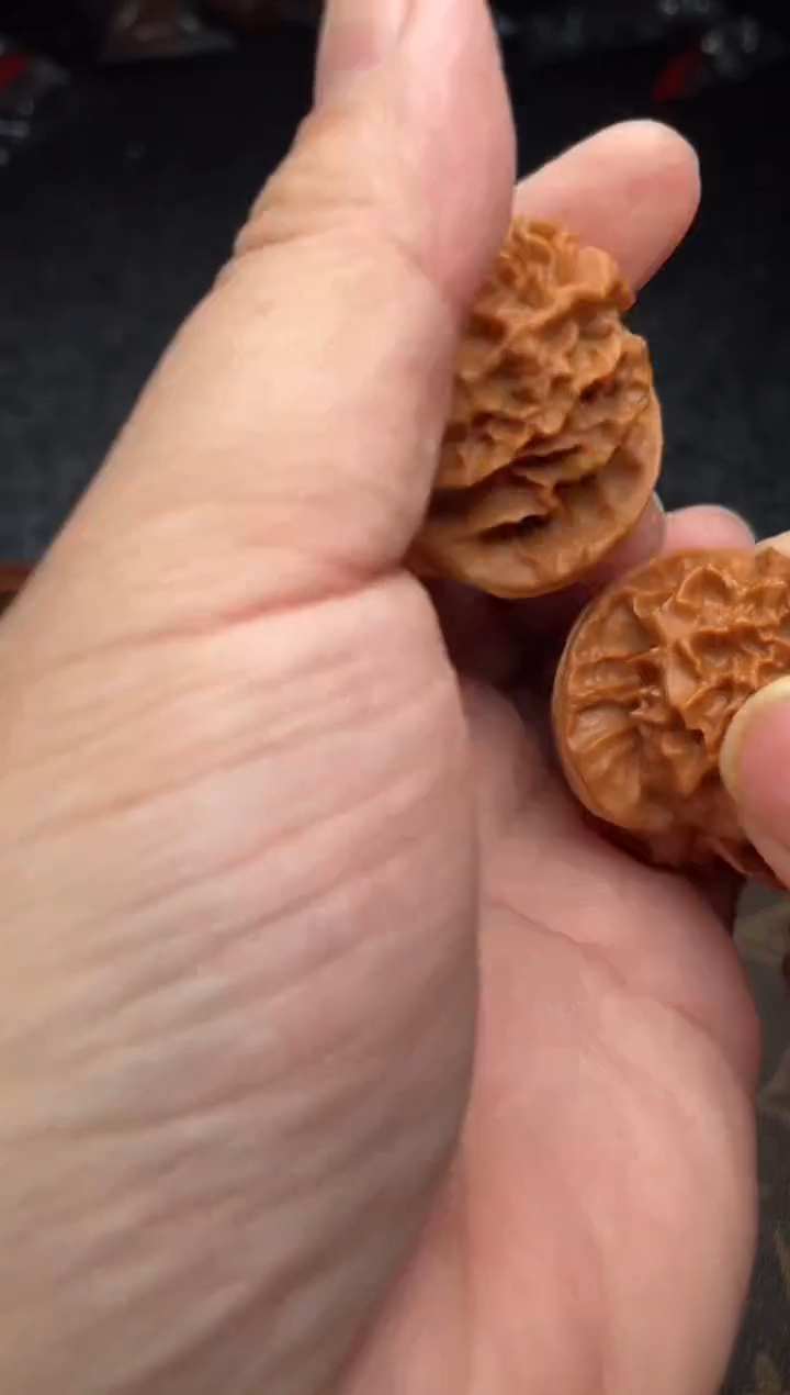 把件文玩核桃 B 312 号   40尺龙鳞