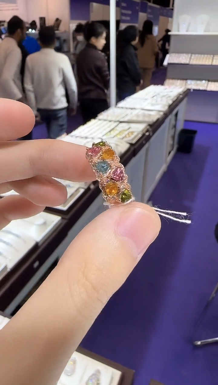 【闪购商品】碧玺戒指银S925镶嵌5mm排戒设计款