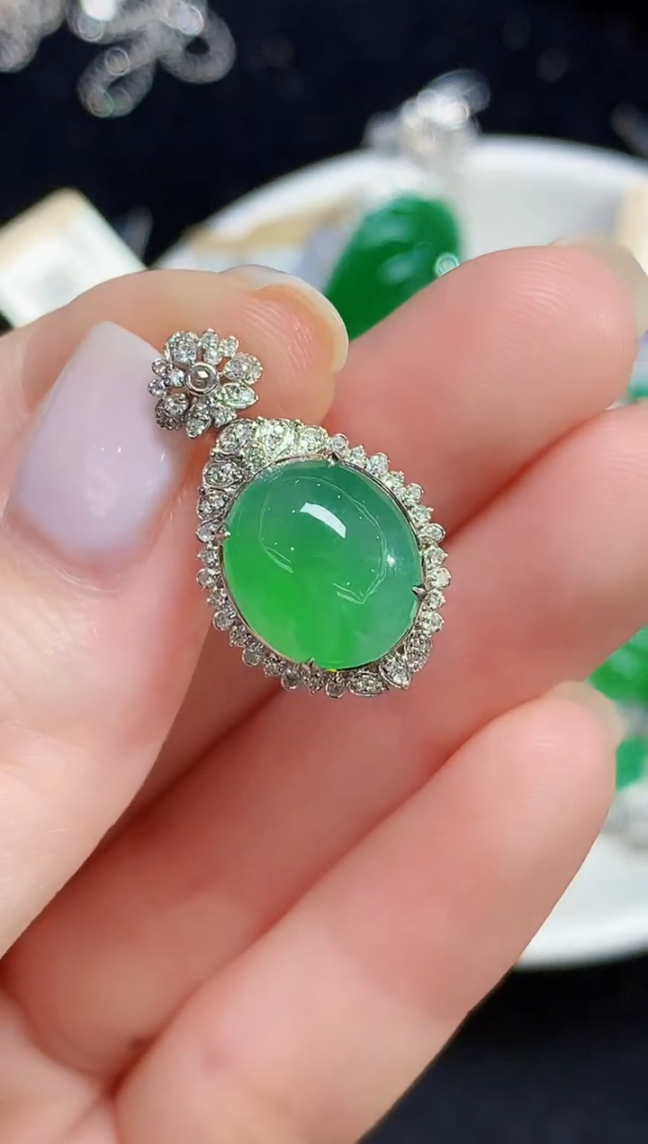 吊坠(不含链)18K金镶嵌翡翠GJH多样性发其一