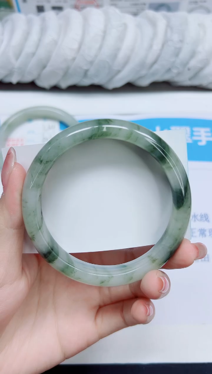 石英质玉手镯未镶嵌265/60